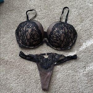 Black Lace Push-Up Bra & Thong Set